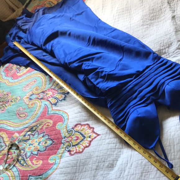 Side slit formal gown - Picture 12 of 12